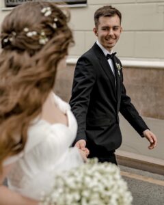 groom and bride walking, portapixie photography